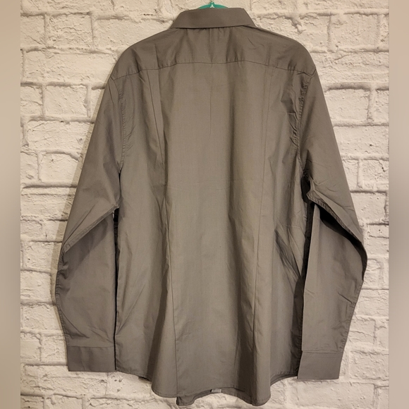 ⬇️🍾💝Men's Galaxy Button Down Long Sleeve Shirt - Picture 7 of 8